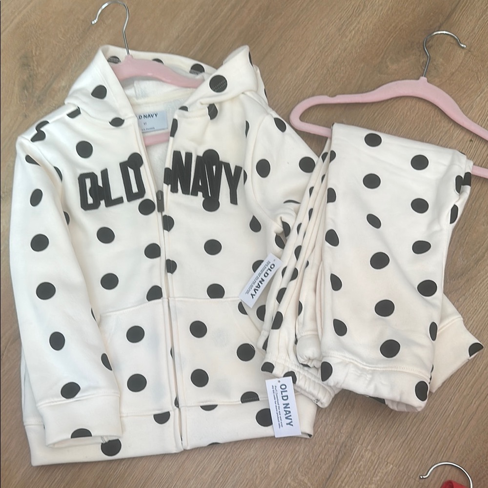 Old Navy White and Black Polka Dot Pajama Set